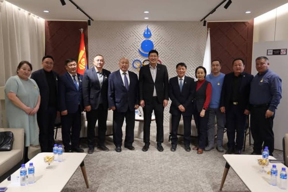 МҮОА-ИЙН ХАМТ ОЛОНД МҮОХ-НЫ 70 ЖИЛИЙН ОЙН МЕДАЛЬ ГАРДУУЛАВ