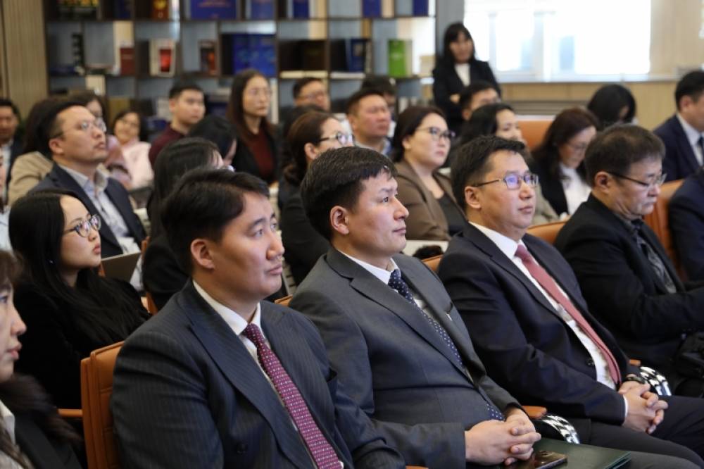 "СУДАЛГАА-ХӨРӨНГӨ ОРУУЛАЛТ, БИЗНЕСИЙГ ЧИГЛҮҮЛЭГЧ” АРГА ХЭМЖЭЭ ЭХЭЛЛЭЭ