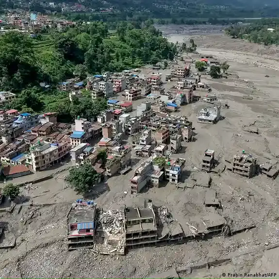 Непалын үер, хөрсний гулгалтын улмаас амиа алдсан хүмүүсийн тоо 162-т хүрлээ.