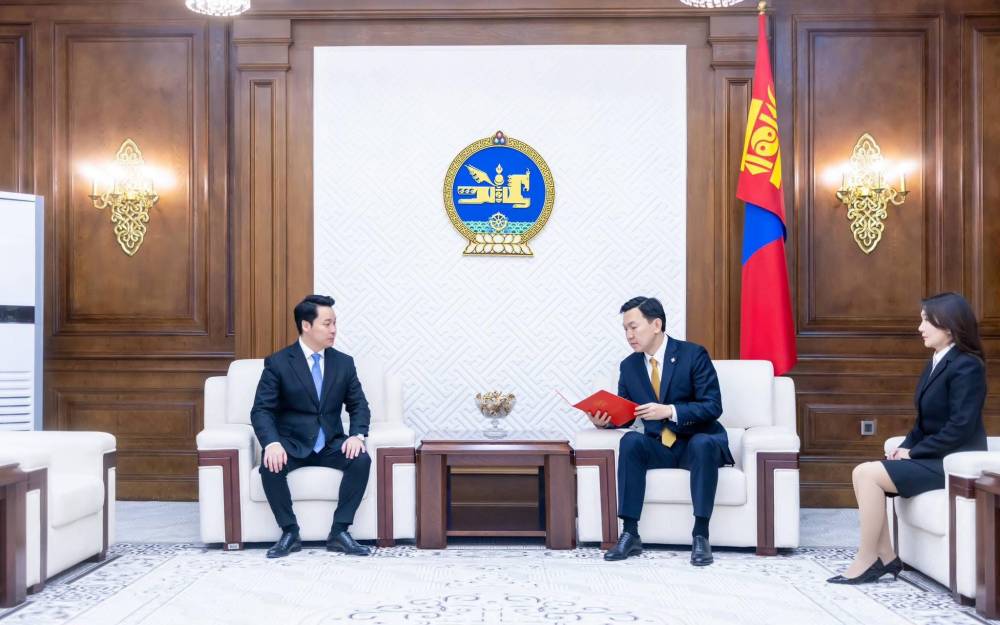 ТАНИЛЦ: Шинээр томилогдох Элчин сайд нарын нэрсийг УИХ-д өргөн мэдүүллээ