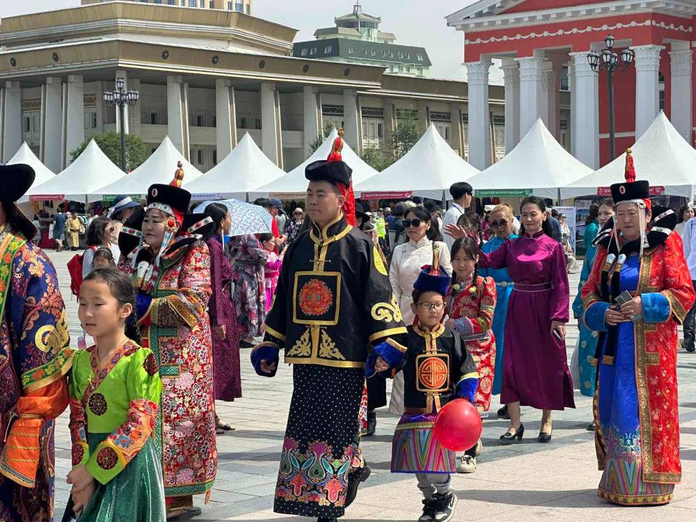 "ДЭЭЛТЭЙ МОНГОЛ" НААДАМ ЭНЭ САРЫН 8-НД БОЛНО