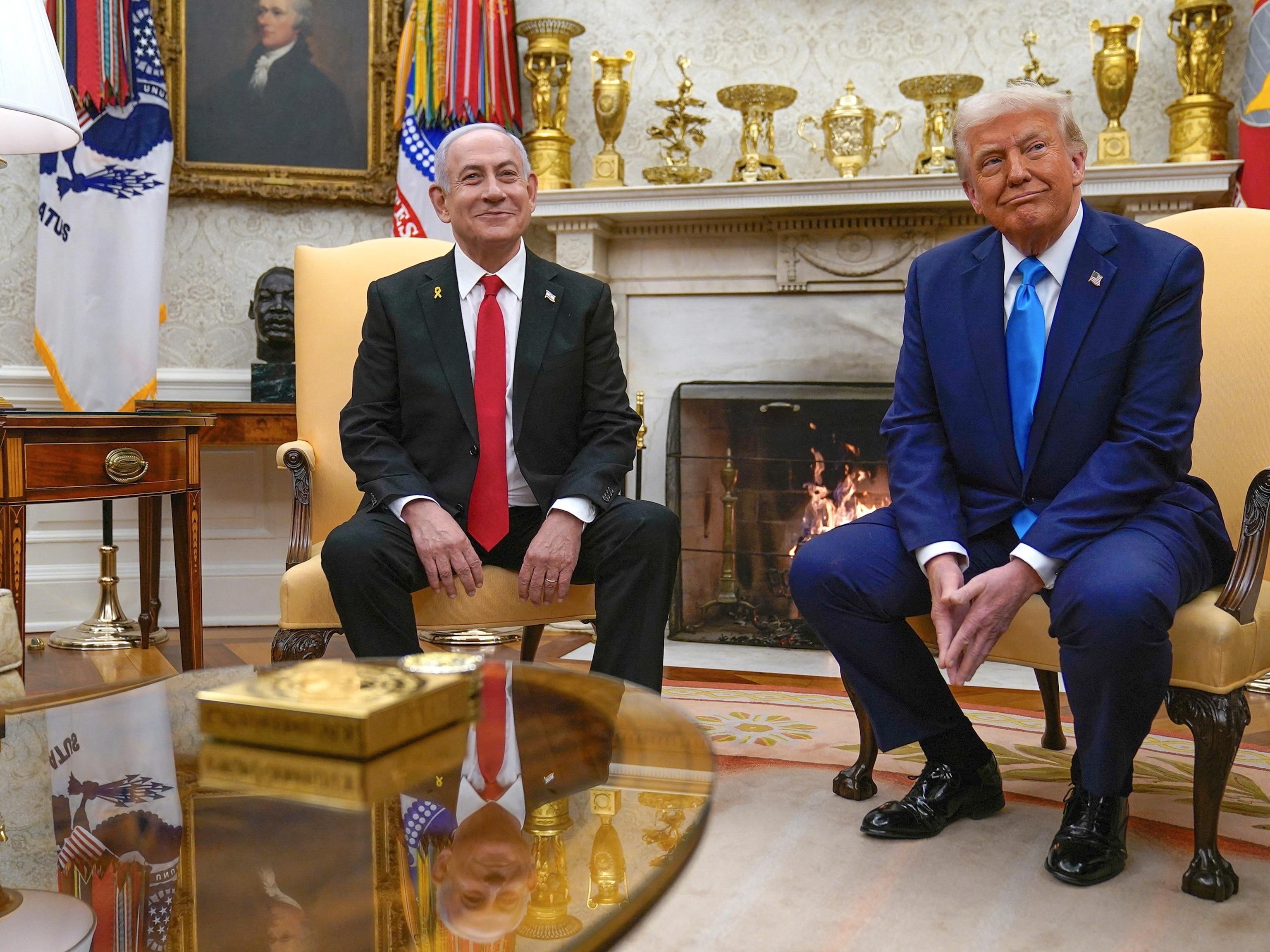 ДОНАЛЬД ТРАМП, БИНЬЯМИН НЕТАНЬЯХУ НАР ОЙРХИ ДОРНОДЫН АЮУЛГҮЙ БАЙДЛЫН АСУУДЛЫГ ХЭЛЭЛЦЭЖ БАЙНА