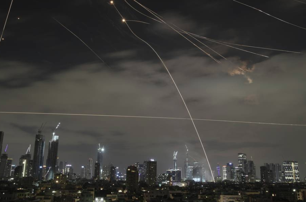 ИЗРАИЛ ИРАНЫ МӨРГӨЛДӨӨНӨӨР ТАЛУУДЫН ХҮЛЭЭСЭН ХОХИРЛЫН ХЭМЖЭЭ...