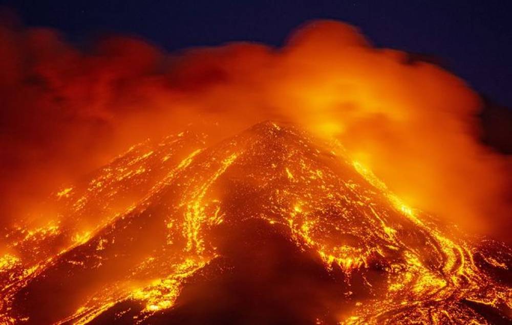 СИЦИЛИЙН АРАЛД ЭТНА ГАЛТ УУЛ ДЭЛБЭРЭВ