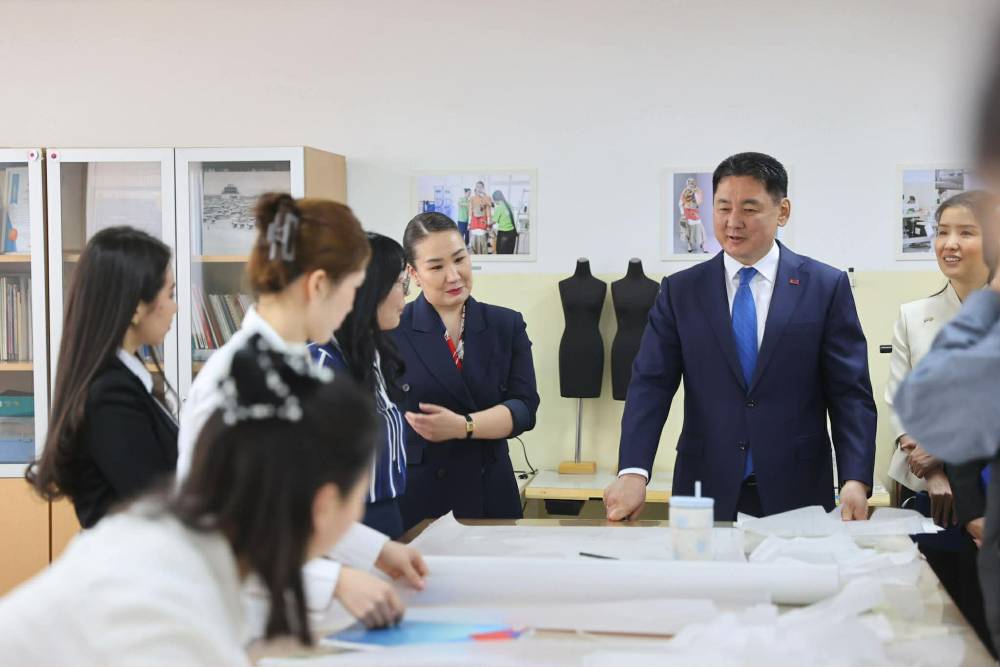 МЭРГЭЖЛИЙН БОЛОВСРОЛ, СУРГАЛТЫН БАЙГУУЛЛАГЫГ БҮХ ТАЛААР ДЭМЖИНЭ