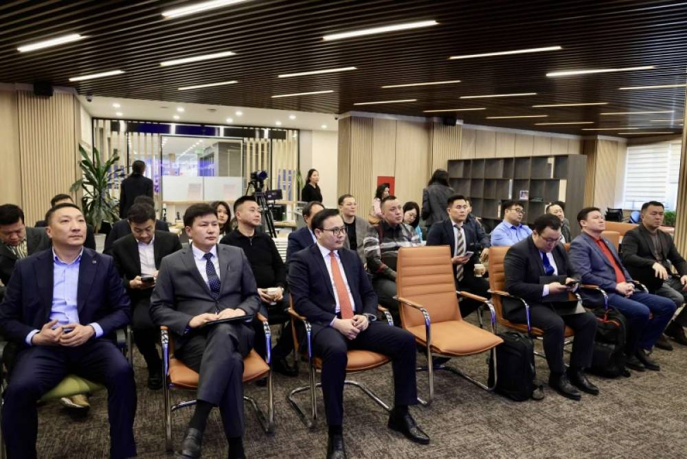 УЛСЫН ТӨСВИЙН ХӨРӨНГӨ ОРУУЛАЛТЫН ХУДАЛДАН АВАХ АЖИЛЛАГААНЫ ТАЛААР ТӨР, ХУВИЙН ХЭВШЛИЙН ХАМТАРСАН УУЛЗАЛТ БОЛЛОО