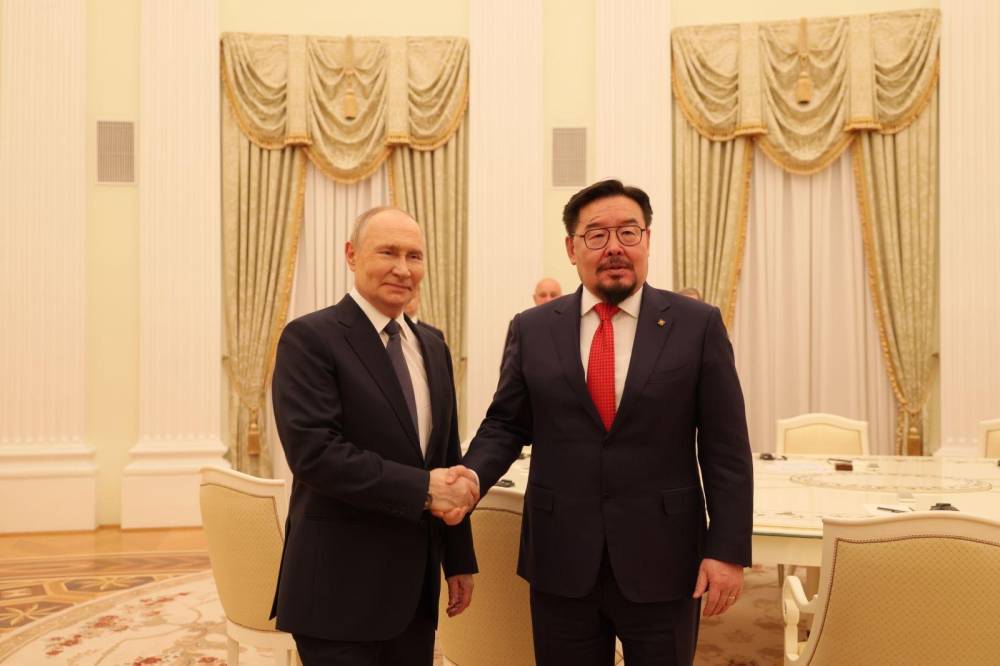 ЕРӨНХИЙ САЙД Г.ЗАНДАНШАТАР ОХУ-ЫН ЕРӨНХИЙЛӨГЧ В.В.ПУТИНД БАРААЛХЛАА