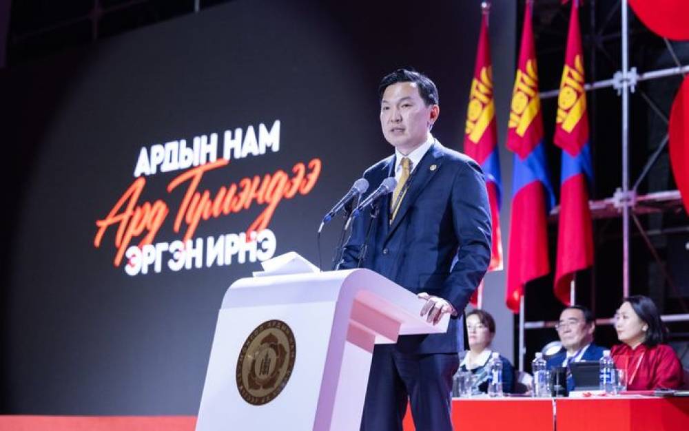 ЭРХ БАРИГЧ НАМЫН ДАРГЫГ УИХ-ЫН ДАРГА БОЛГОХ НЬ ЕРӨНХИЙЛӨГЧИЙН ЗАСАГЛАЛТАЙ БАЙХААС БАРАГ ЯЛГААГҮЙ