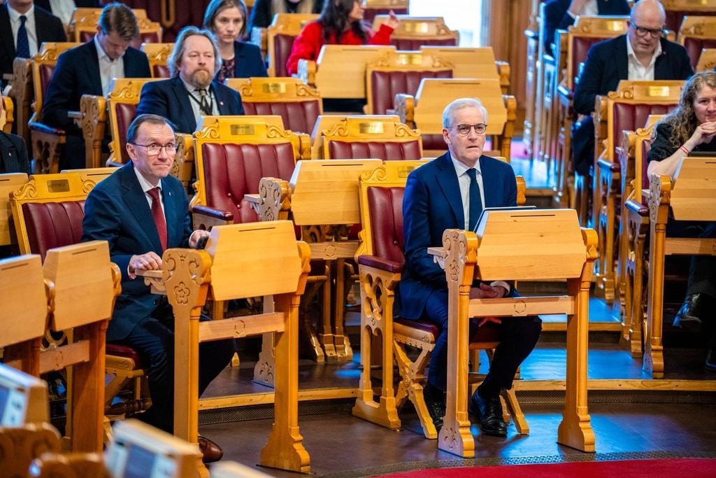 НОРВЕГИЙН ПАРЛАМЕНТ ЭПШТЕЙНТЭЙ ХОЛБООТОЙ АСУУДЛААР НЭЭЛТТЭЙ СОНСГОЛ ЭХЛҮҮЛЭВ